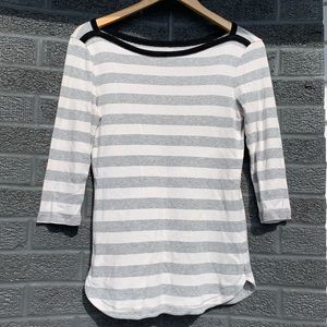 Gap Stripped Gray 3/4 Shirt